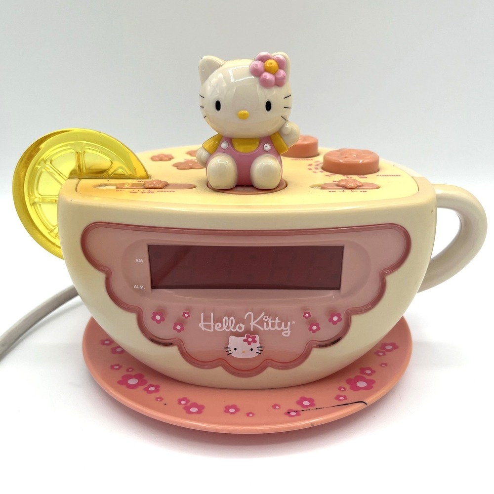 Hello Kitty Vintage Cup-Shaped Digital Clock Radio with AM/FM‎ Alarm KT2055